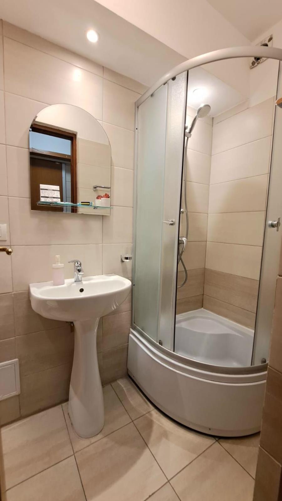 Apartment Inchiriez Garsoniera In Regim Hotelier Unirii