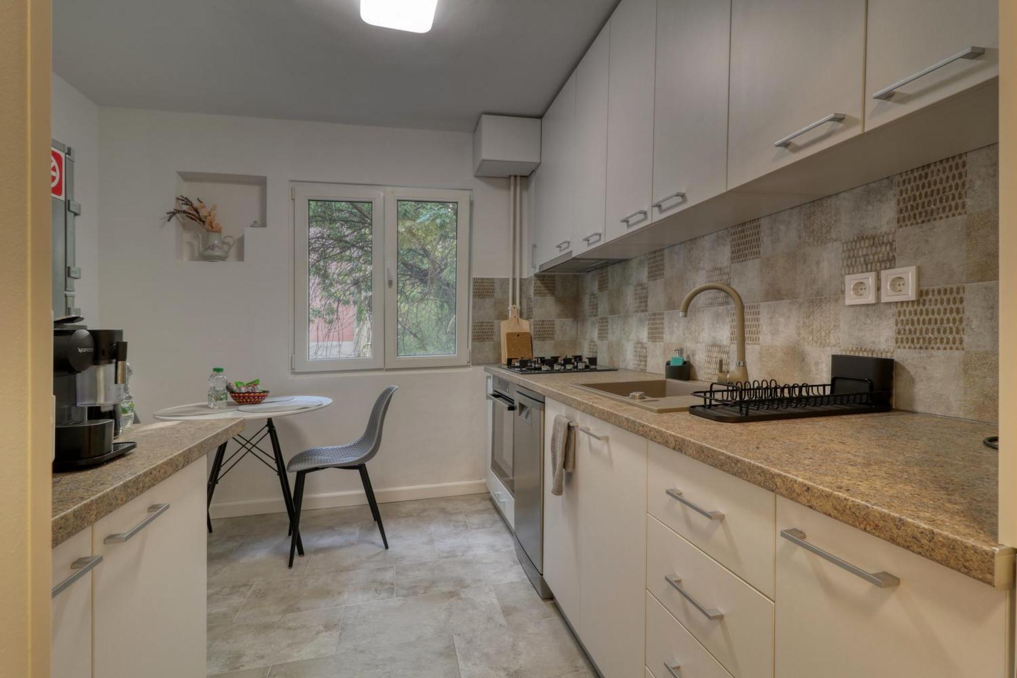 Apartment Quito - Stylish & Quiet Bucharest
