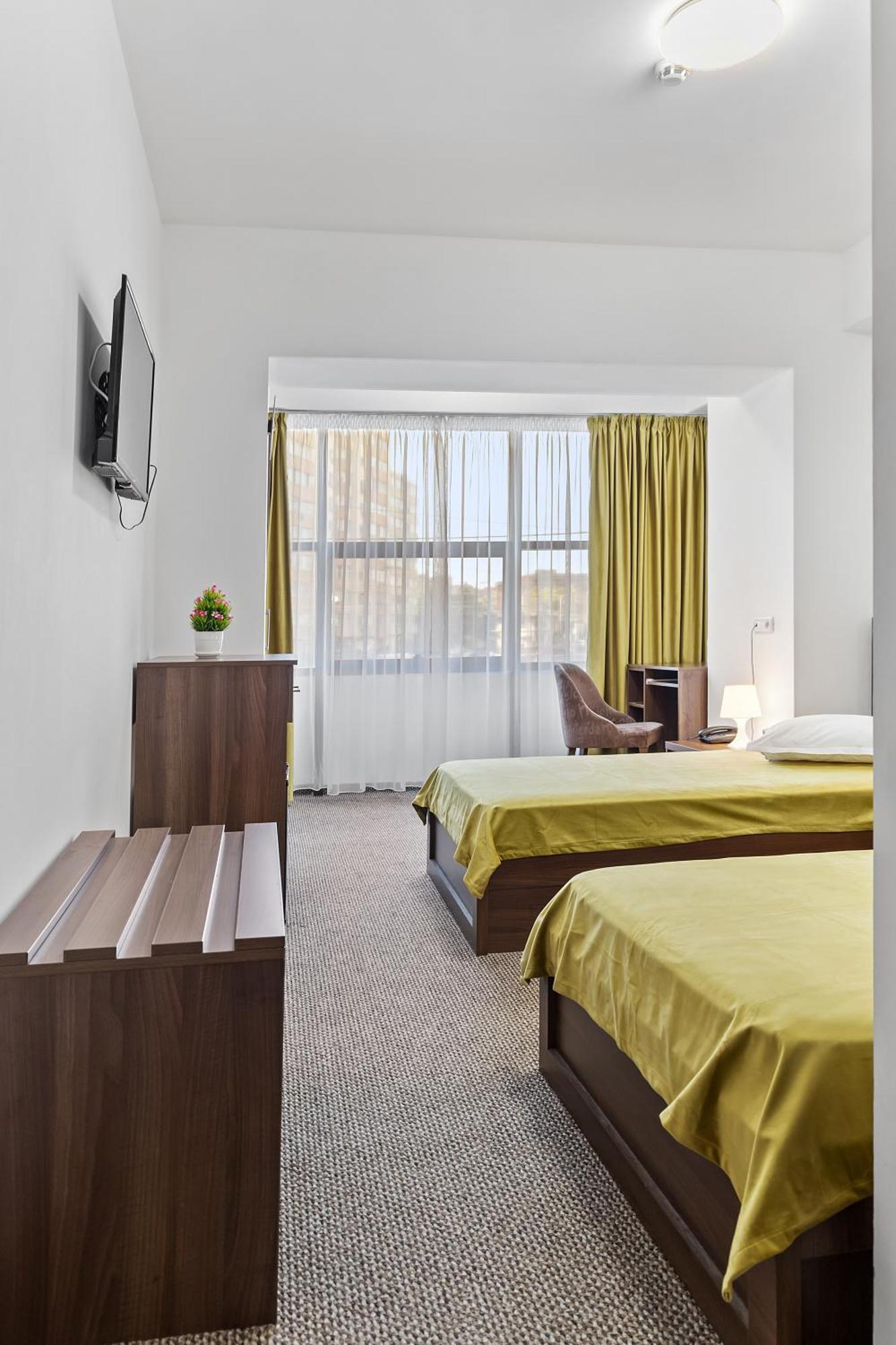 Lina Hotel 3*