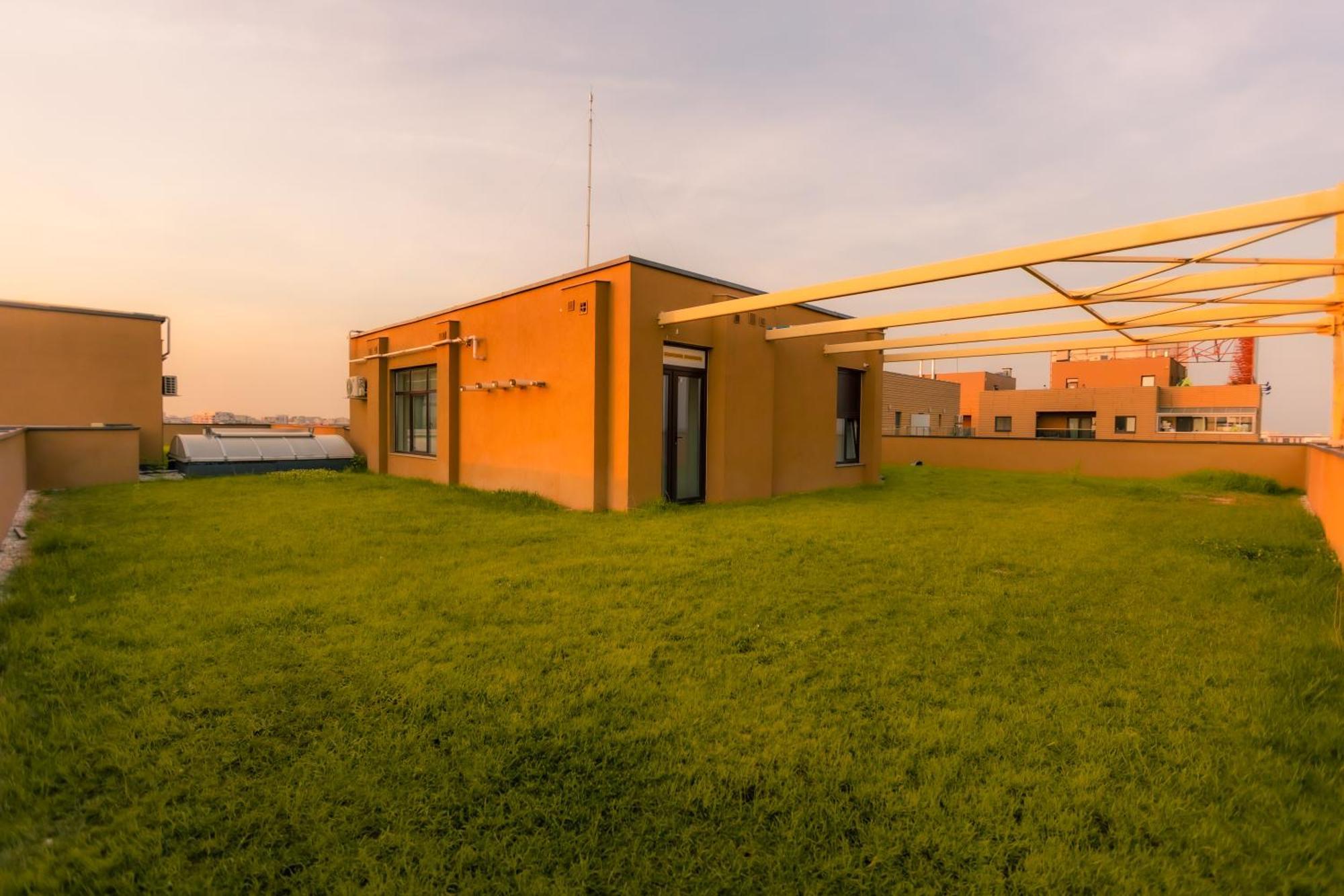 Sunset - Apt With Rooftop Garden Bucharest