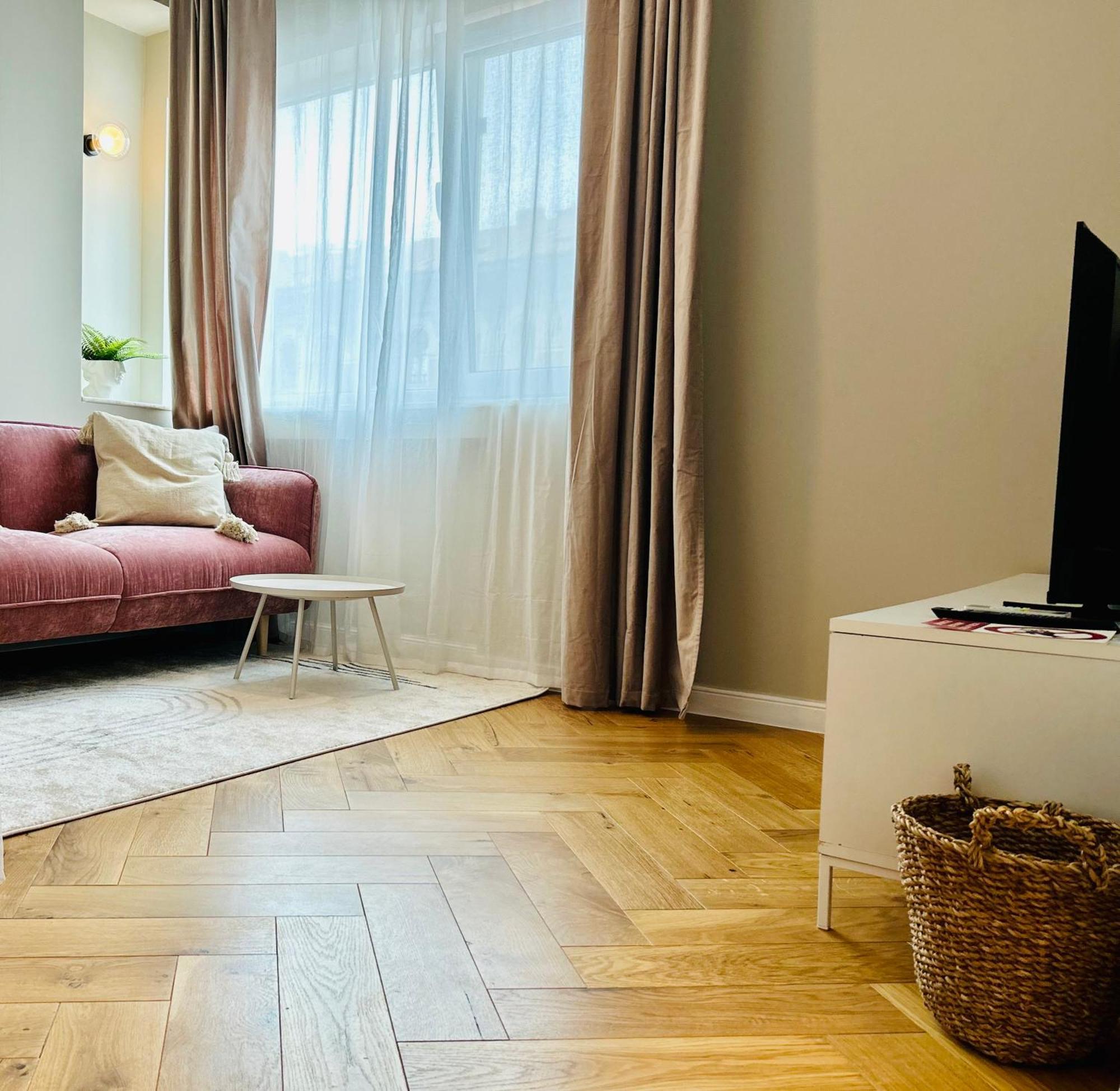 Apartment Ultracentral Lux Boutique 1br Ap Near Subway *