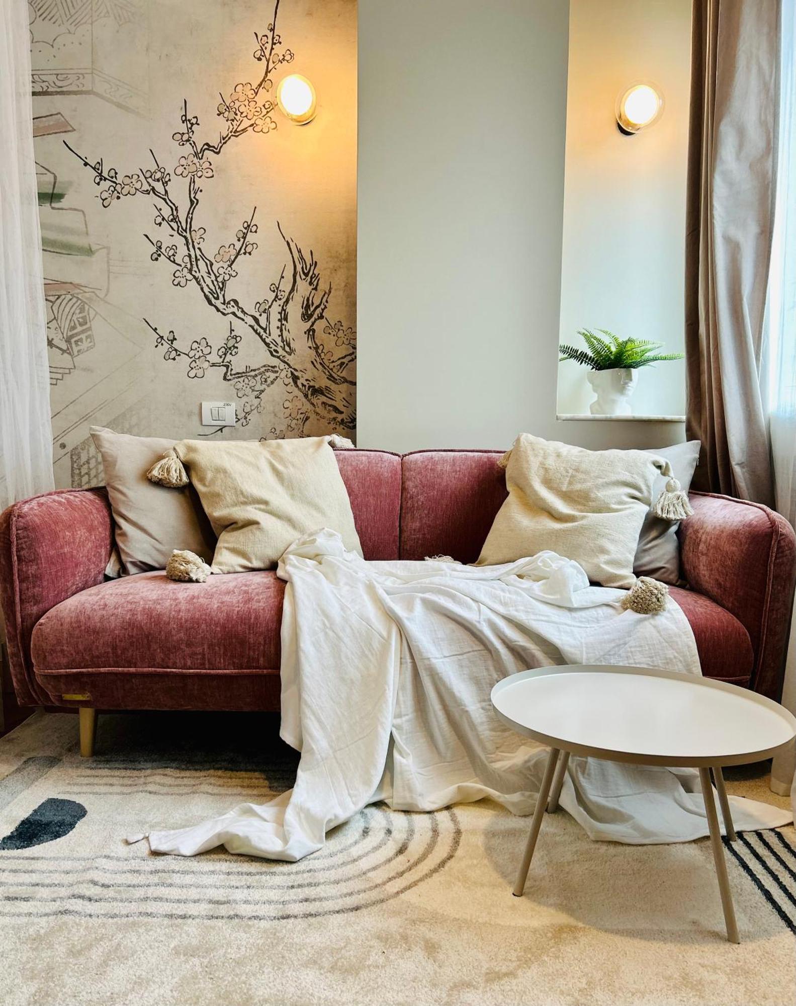 Ultracentral Lux Boutique 1br Ap Near Subway Apartment Bucharest