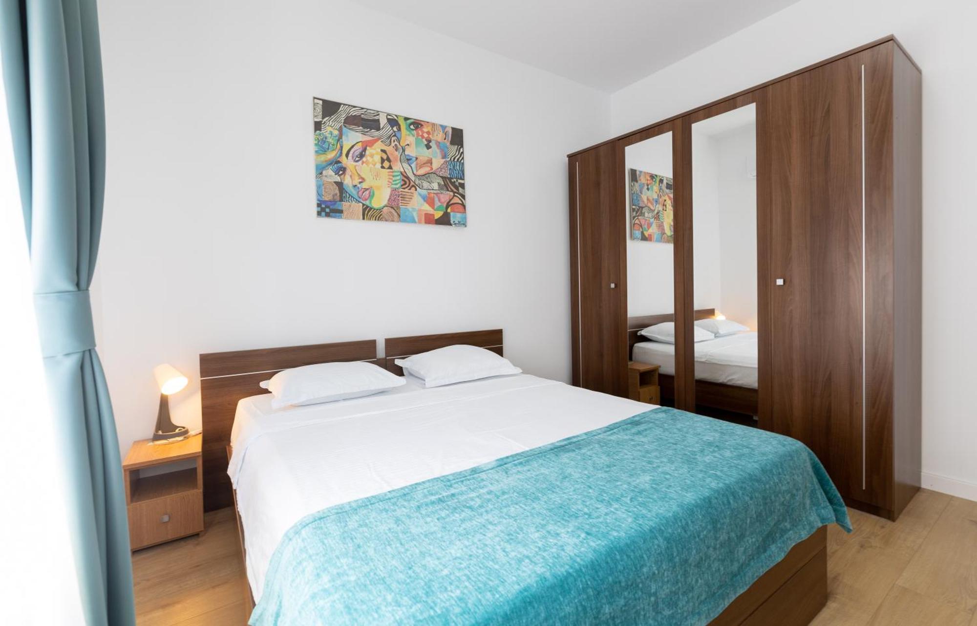 Obor Oasis --secured Parking Nearby --self Check-in-- 1min Metro Station * Bucareste