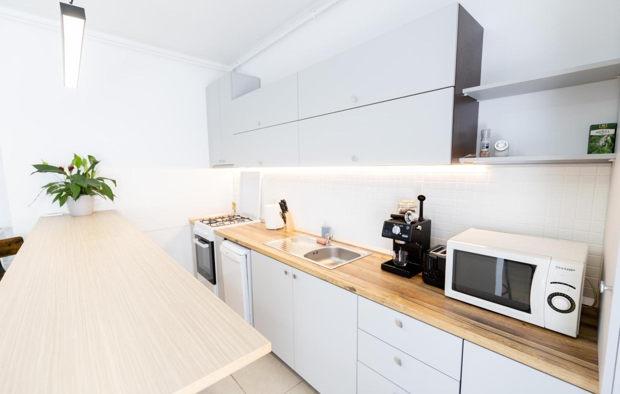 Obor Oasis --secured Parking Nearby --self Check-in-- 1min Metro Station Apartamento *