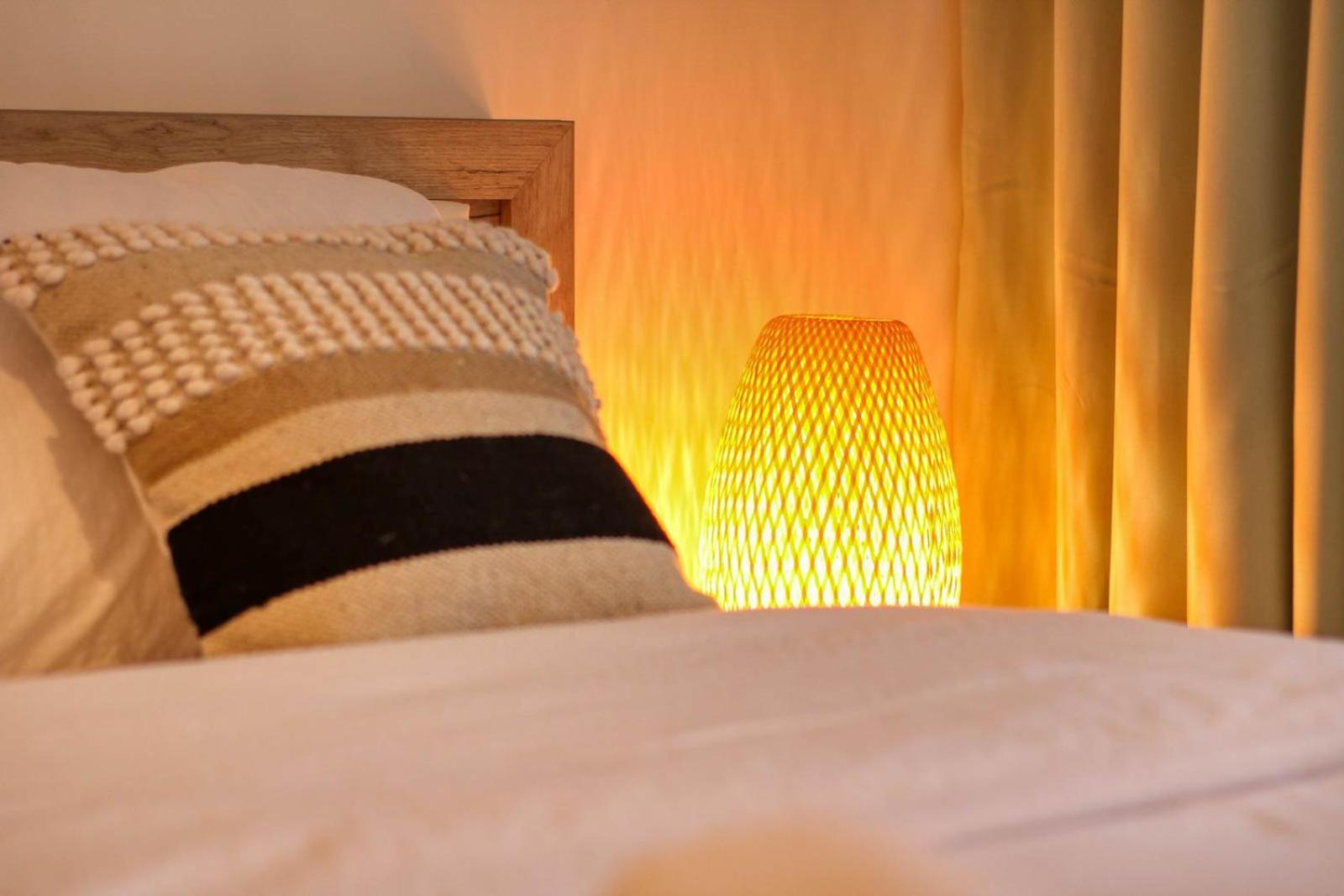 Relaxation Station: Cozy With Smart Features Near Ior Park Apartment