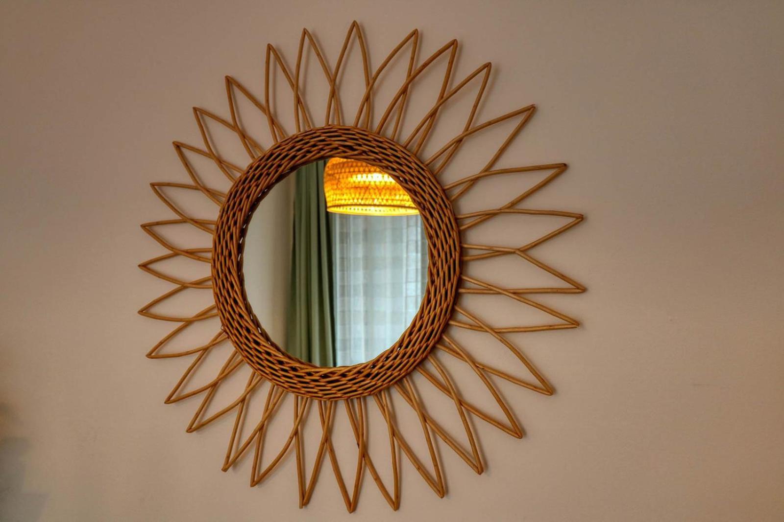 Relaxation Station: Cozy With Smart Features Near Ior Park Apartment *