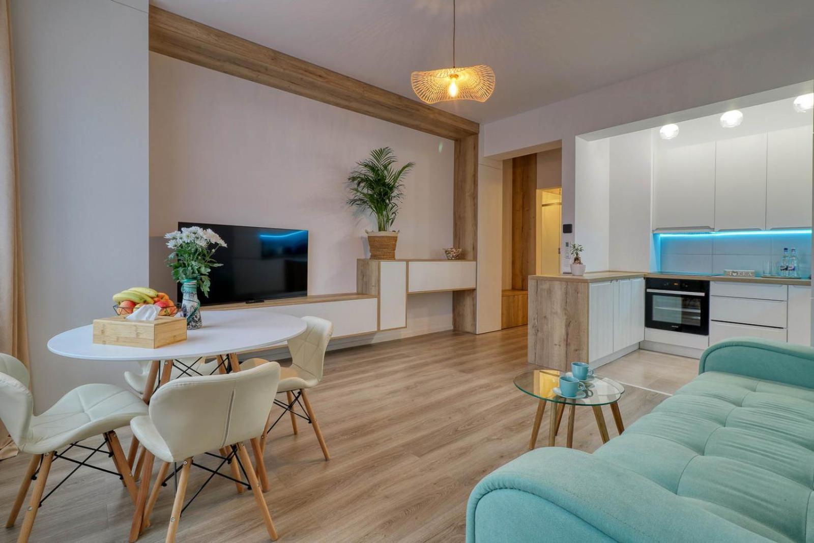 Relaxation Station: Cozy With Smart Features Near Ior Park Apartment