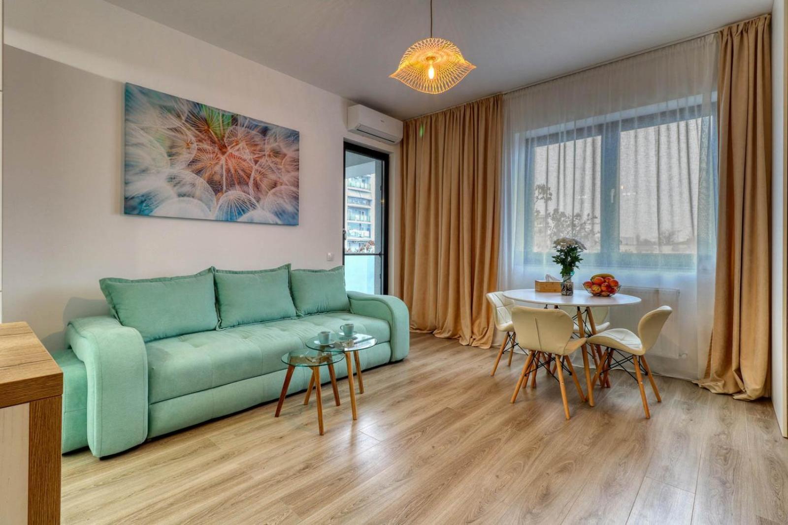 Apartment Relaxation Station: Cozy With Smart Features Near Ior Park *
