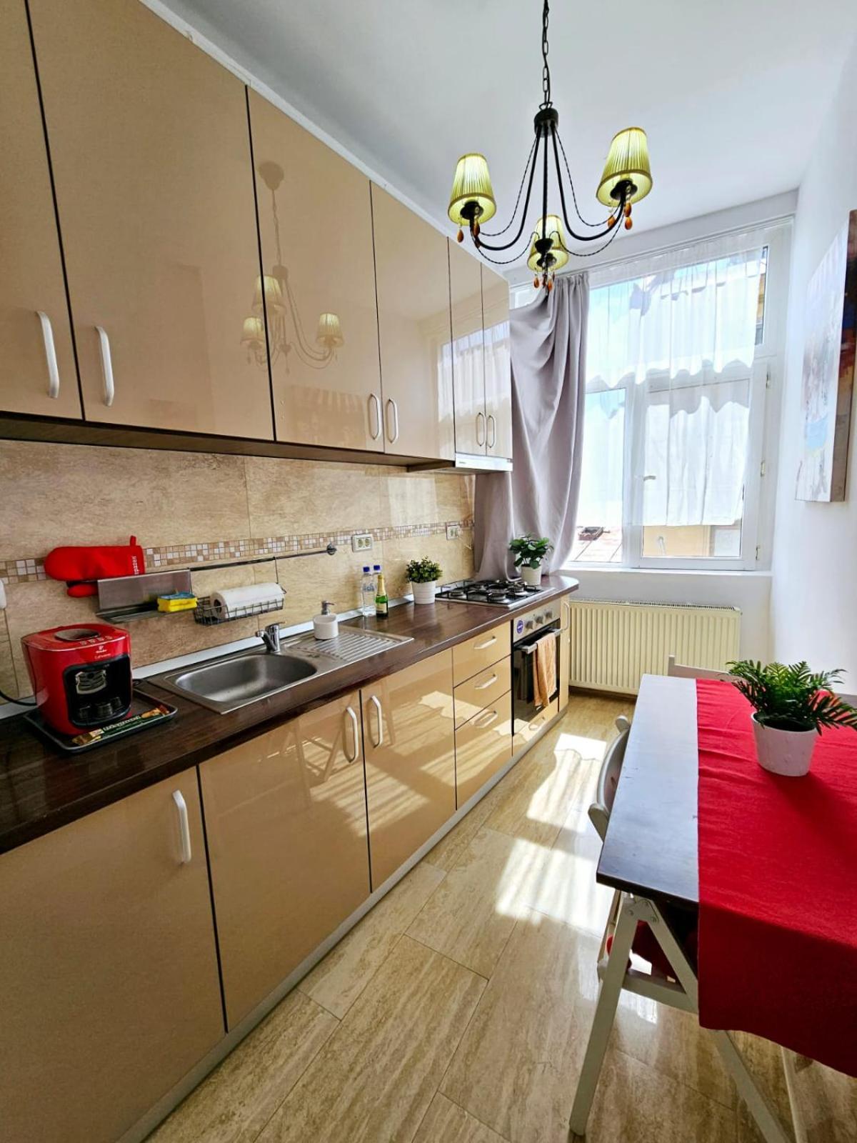 Downtown, Close To Old Town, Family Friendly - Ivo10 * Bucureşti