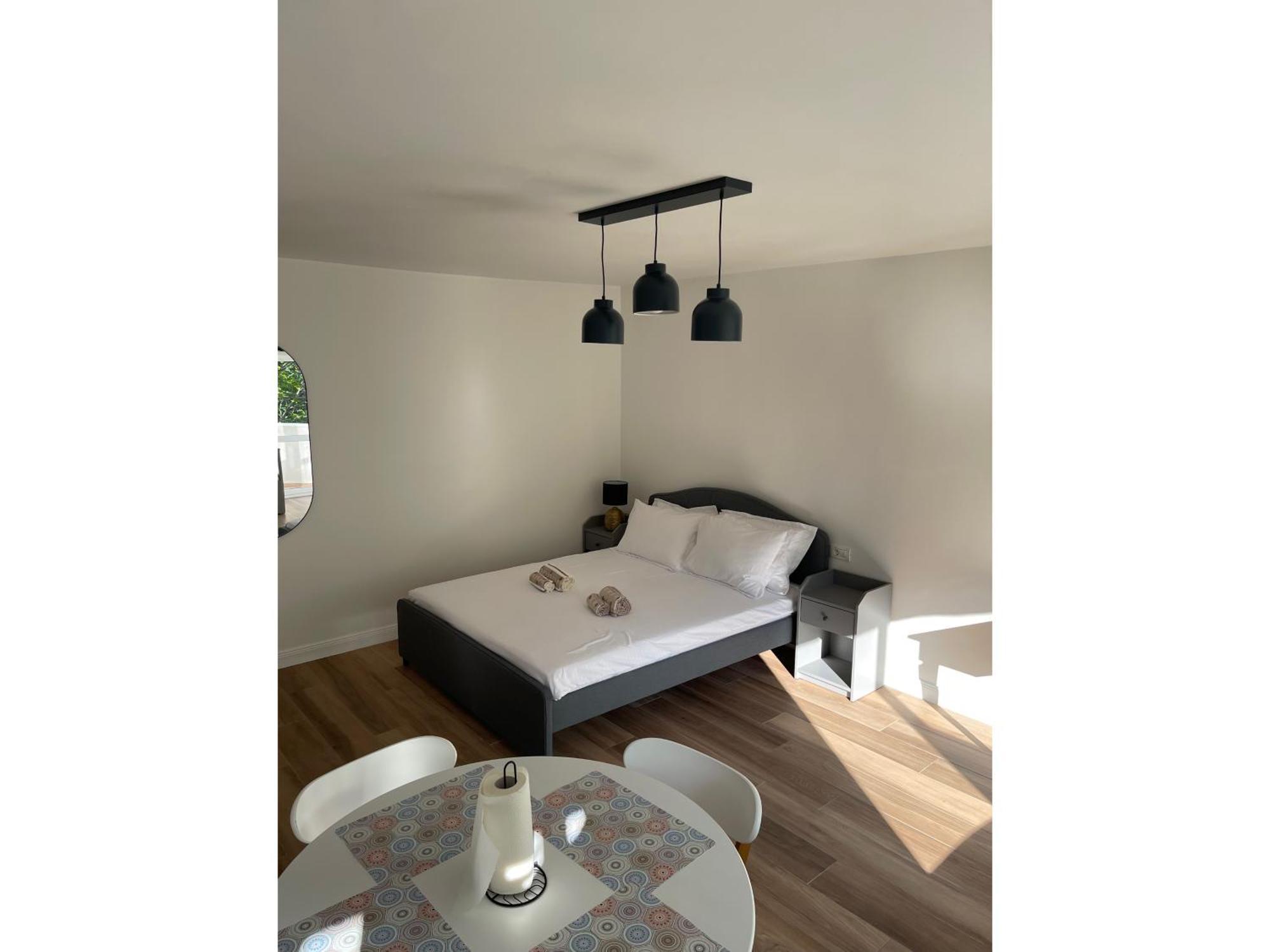 Studio Agg * Bucureşti