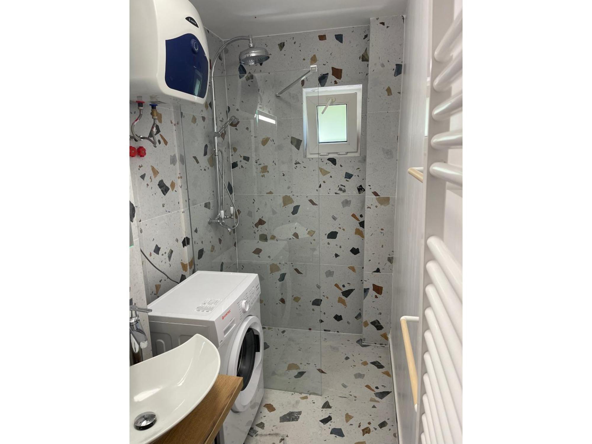 Studio Agg * Bucureşti