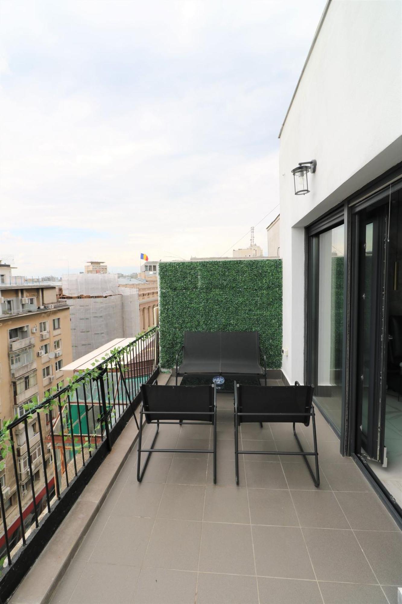 Deluxe Skyline Retreat - Old Town