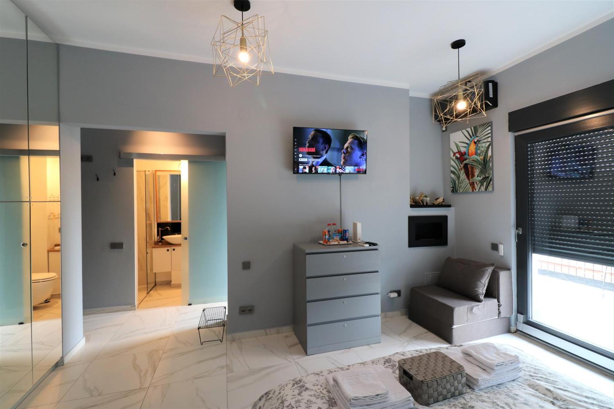 Deluxe Skyline Retreat - Old Town *