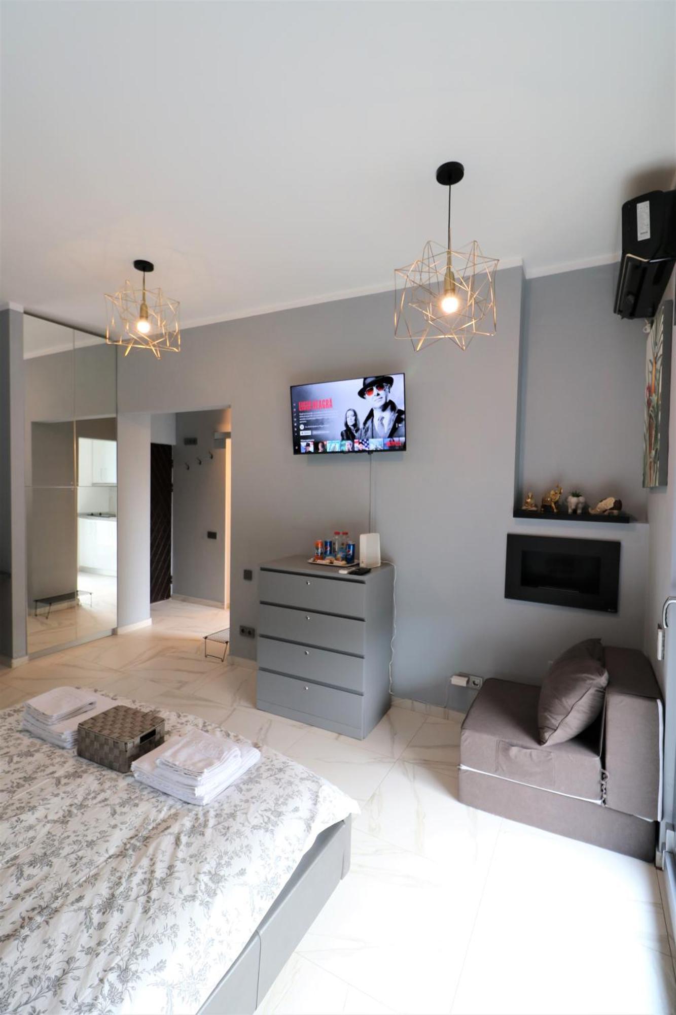 Deluxe Skyline Retreat - Old Town