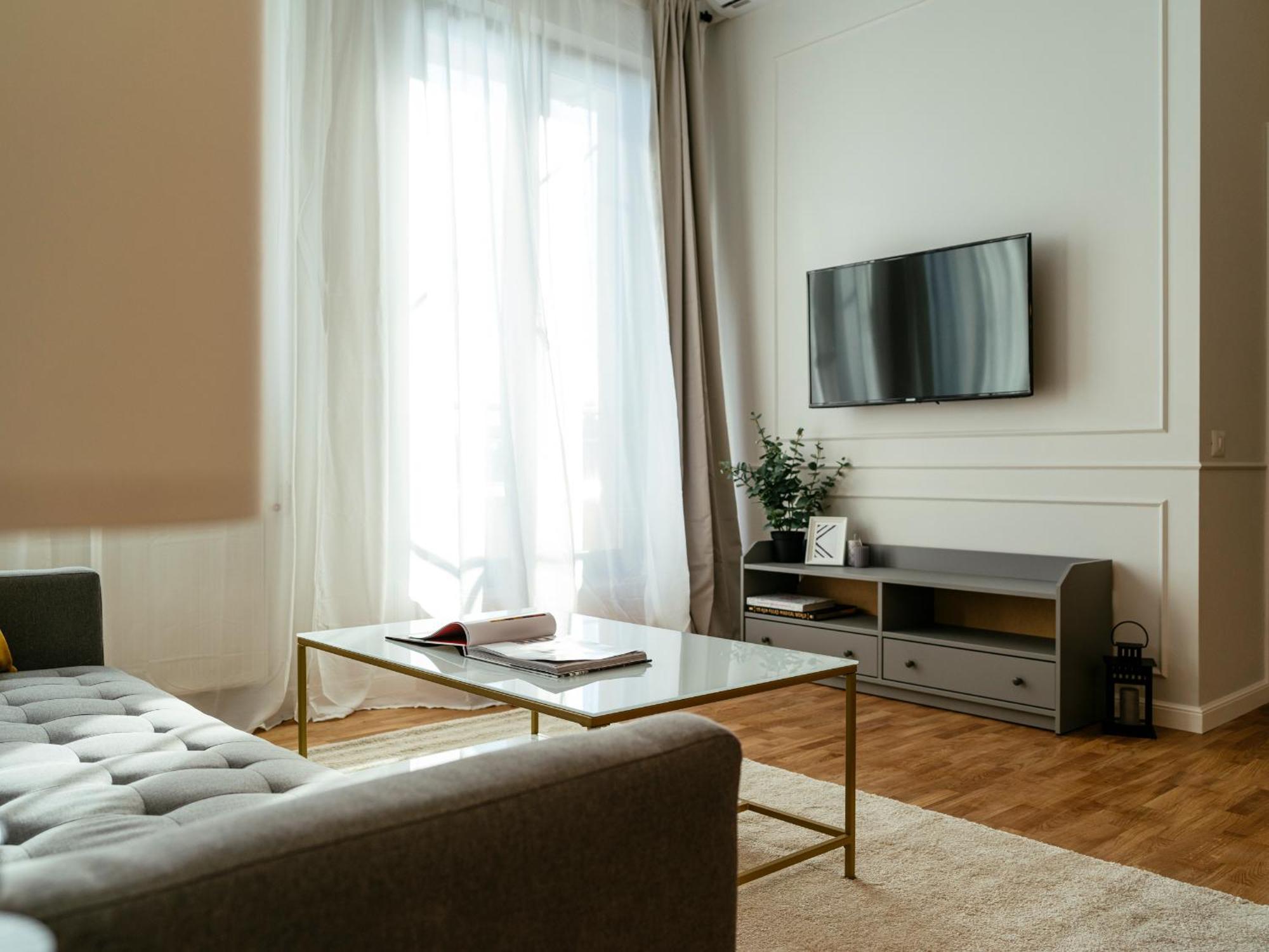 Bright 2br Flat - Palace Hall - Charming Balcony Apartment Bucharest