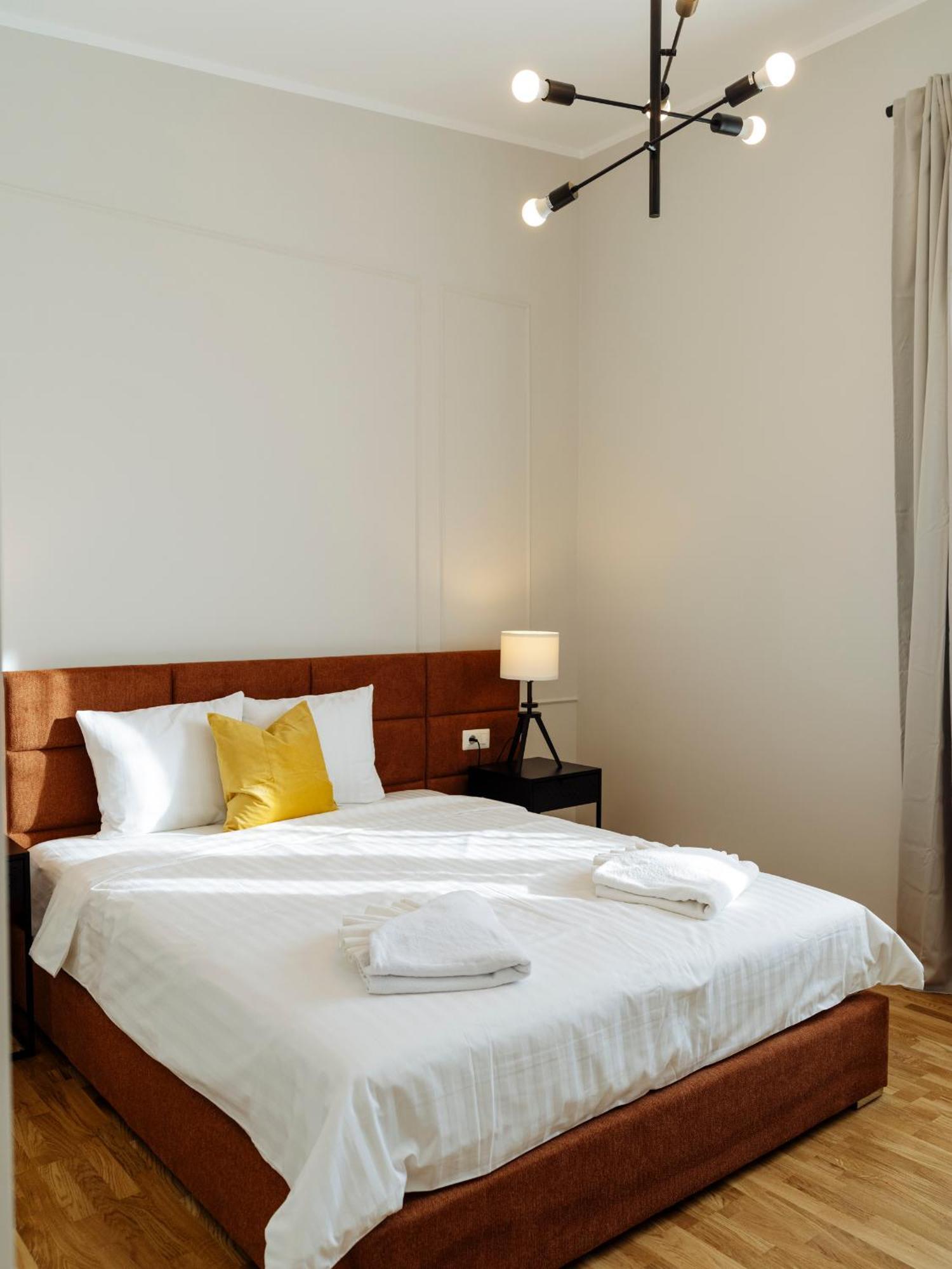 Bright 2br Flat - Palace Hall - Charming Balcony *