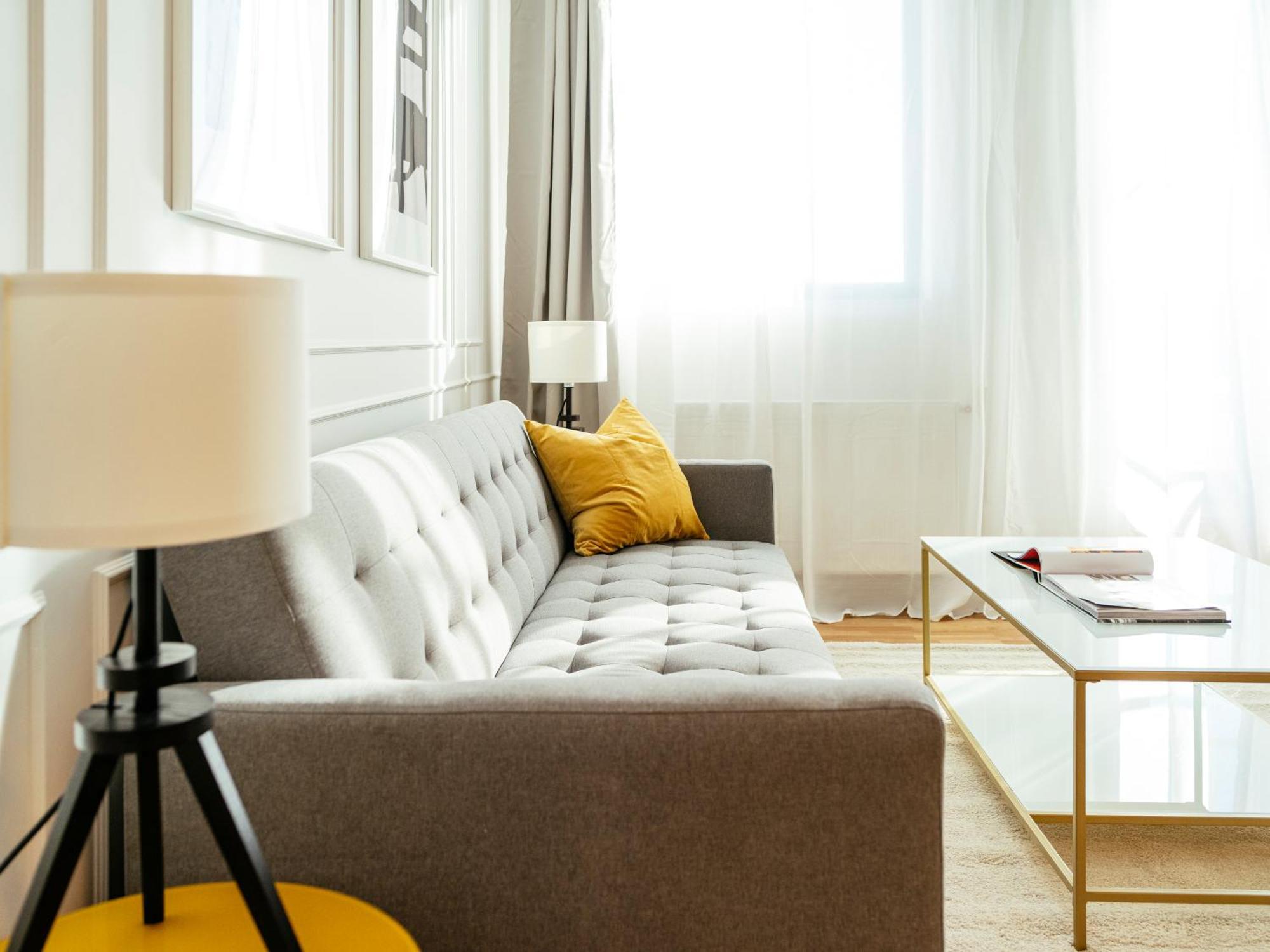 Bright 2br Flat - Palace Hall - Charming Balcony *