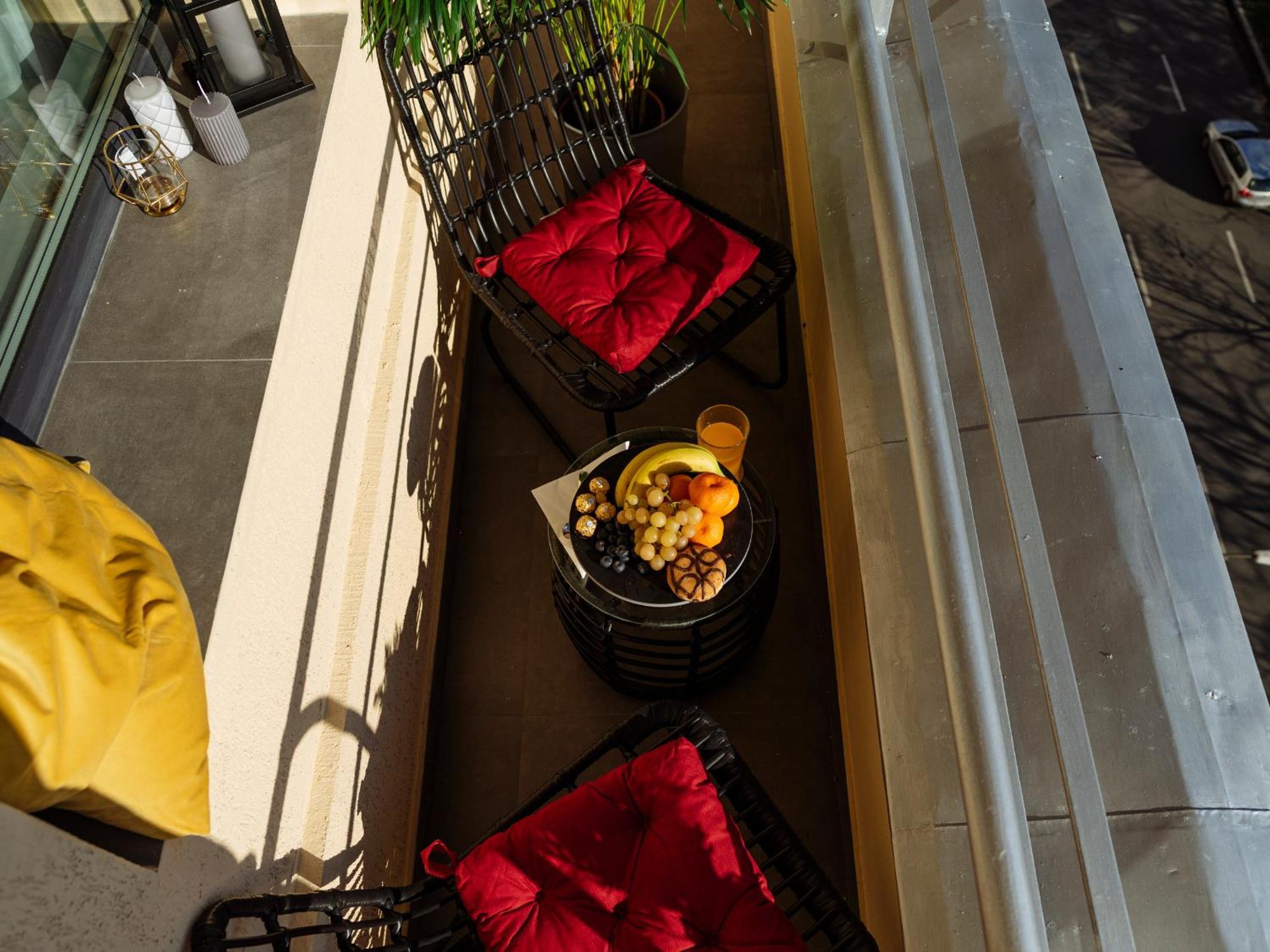 Bright 2br Flat - Palace Hall - Charming Balcony *
