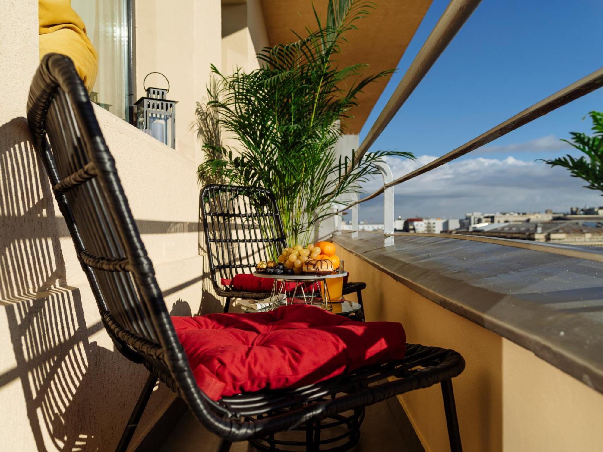 Apartment Bright 2br Flat - Palace Hall - Charming Balcony *