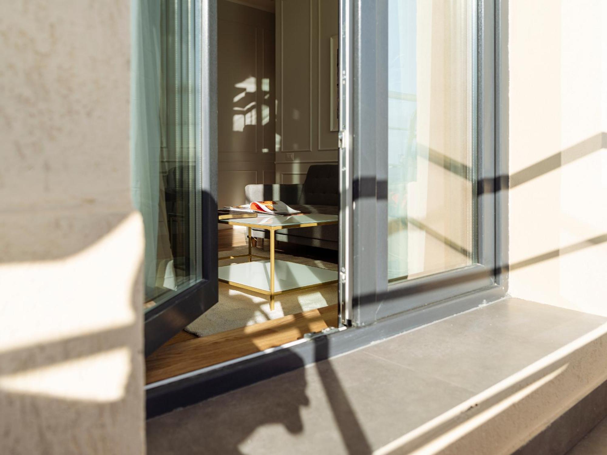 Bright 2br Flat - Palace Hall - Charming Balcony *