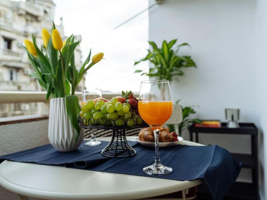 Amazing View Calea Victoriei Old Apartment *