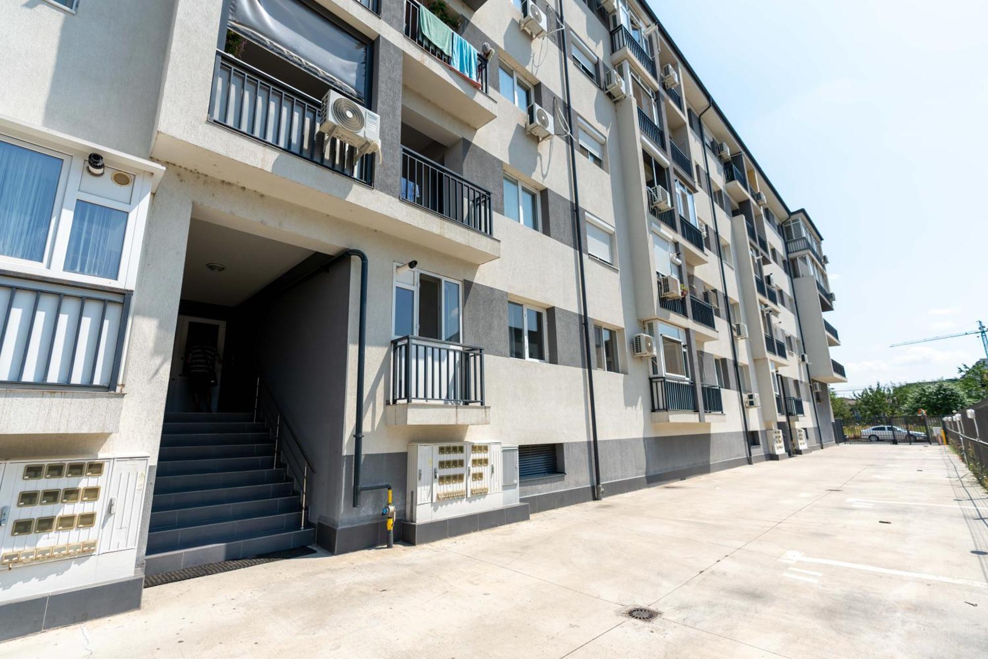 Titan Apartment *