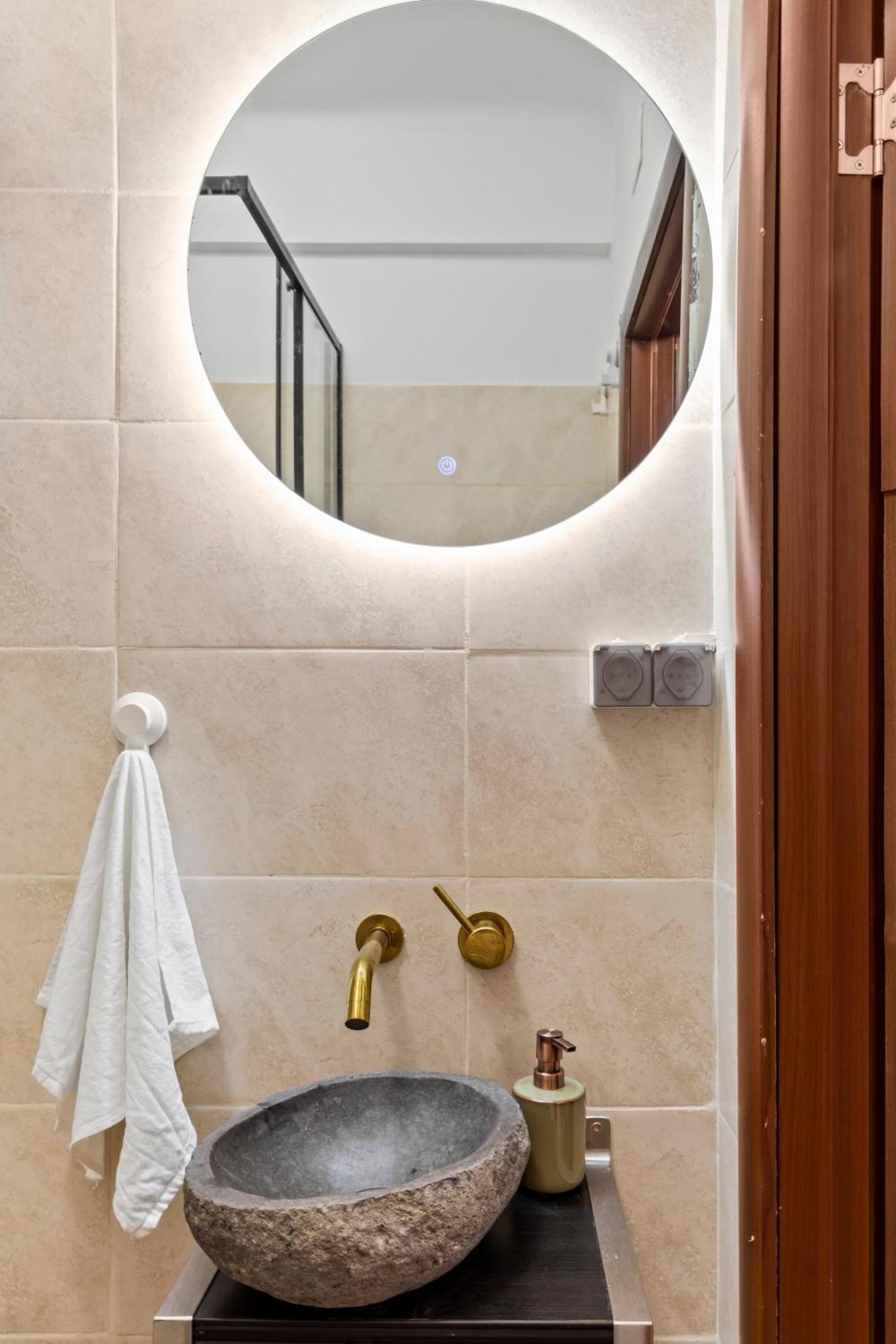 Upscale Studio, Walking Distance From The Old Town