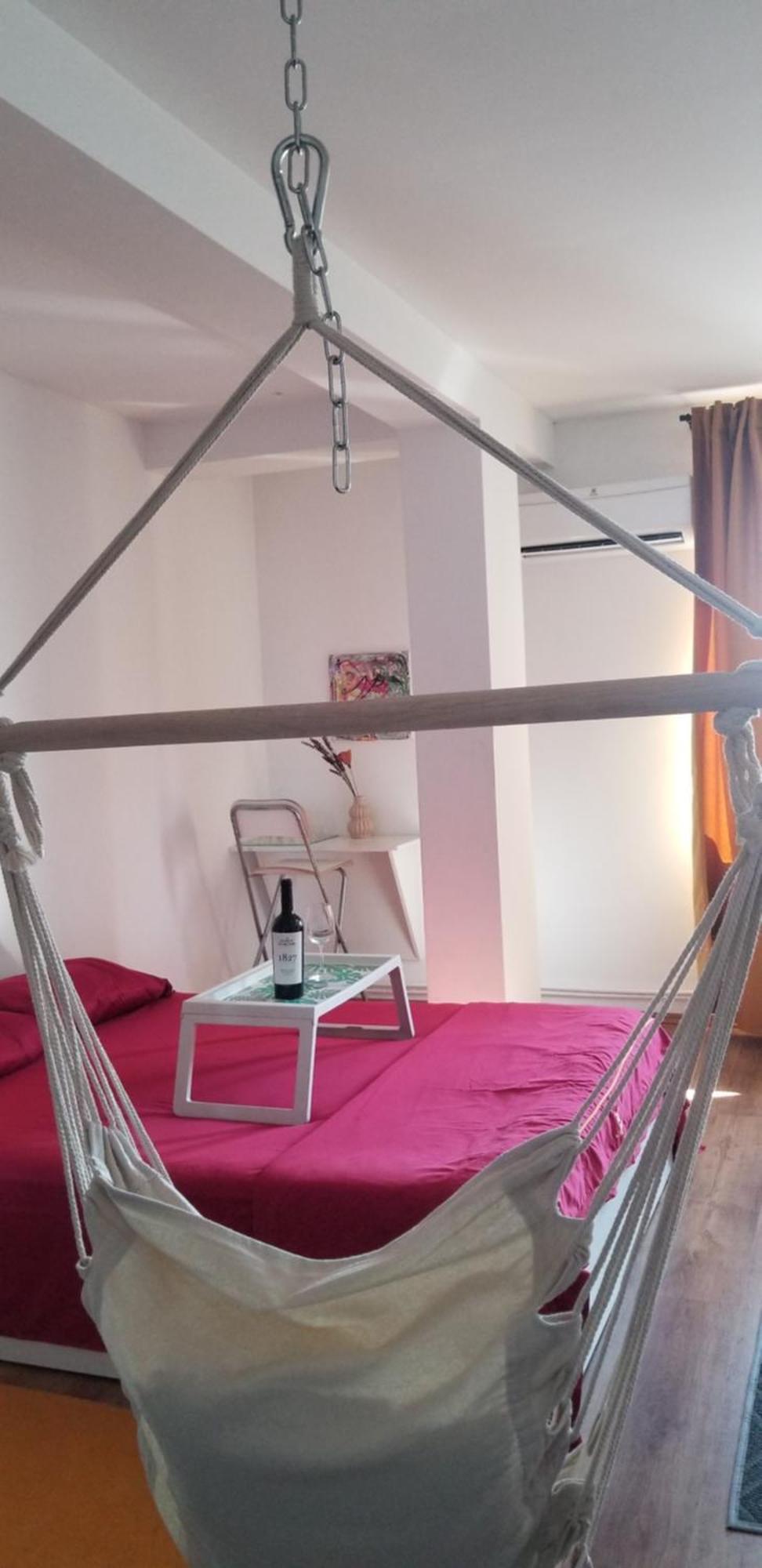 Bed & Breakfast Private At Ceausescu's Place In Old Unirii Square Bucharest