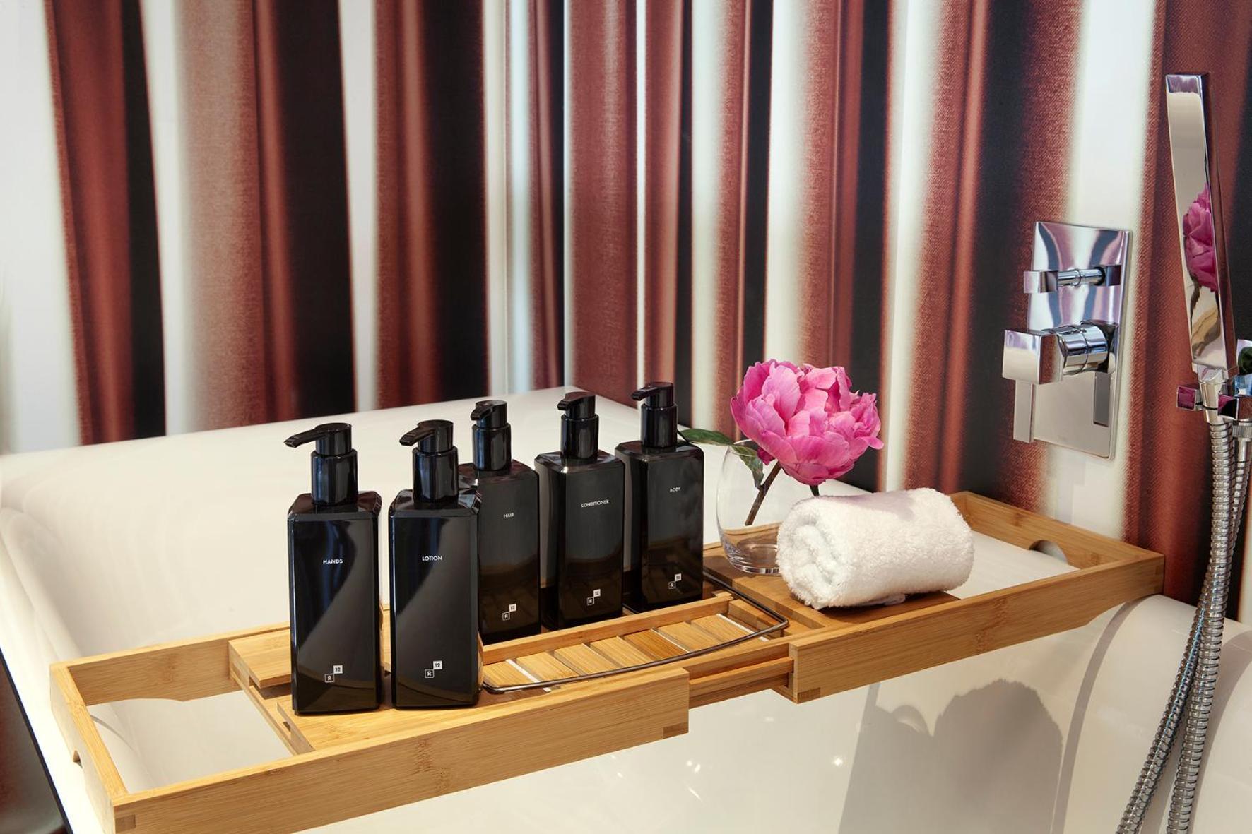 Aparthotel Room12 House