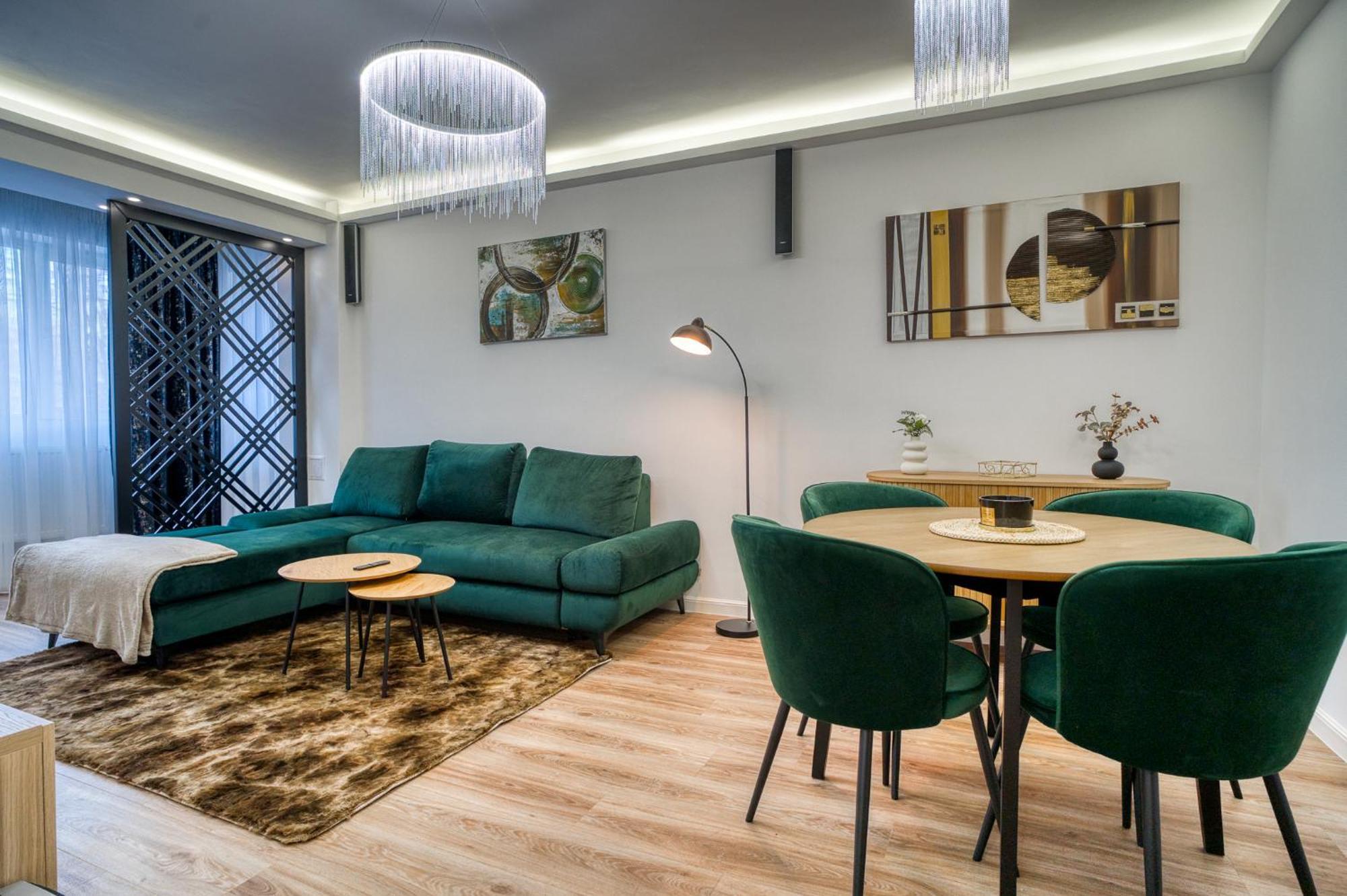 Chic Retreat: Newly Renovated 1br * Bucareste