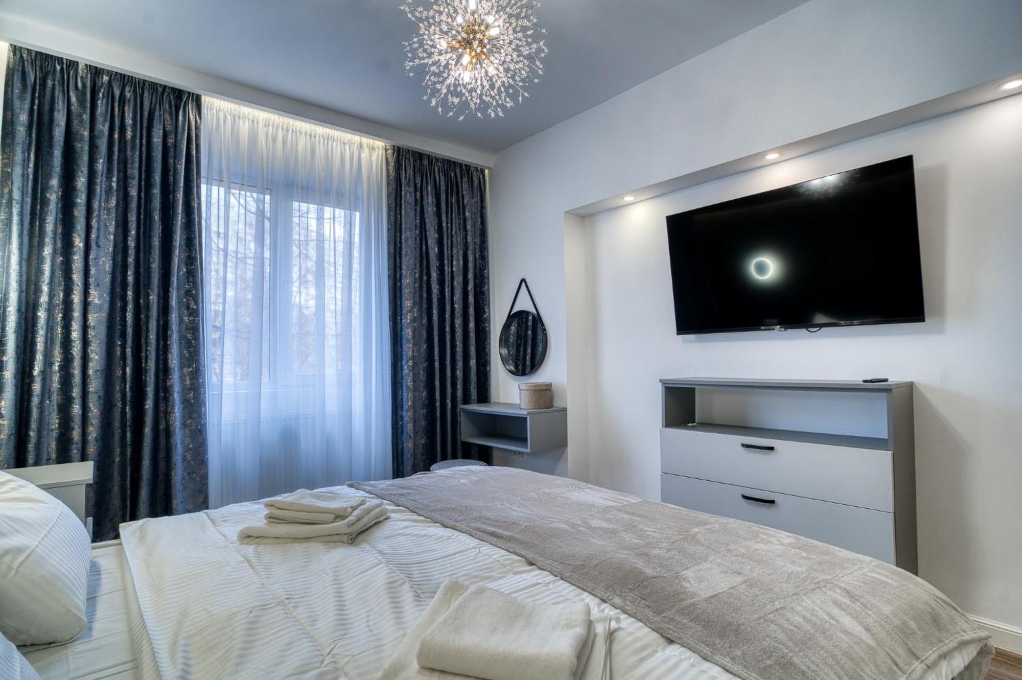 Chic Retreat: Newly Renovated 1br Apartamento Bucareste