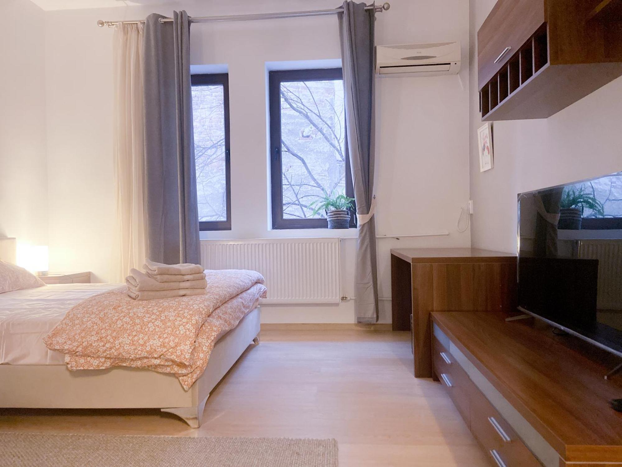 Oasis Studio City Bucureşti