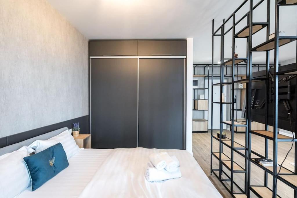 Apartment Greenwich I Double Studio With Private Parking Bucharest