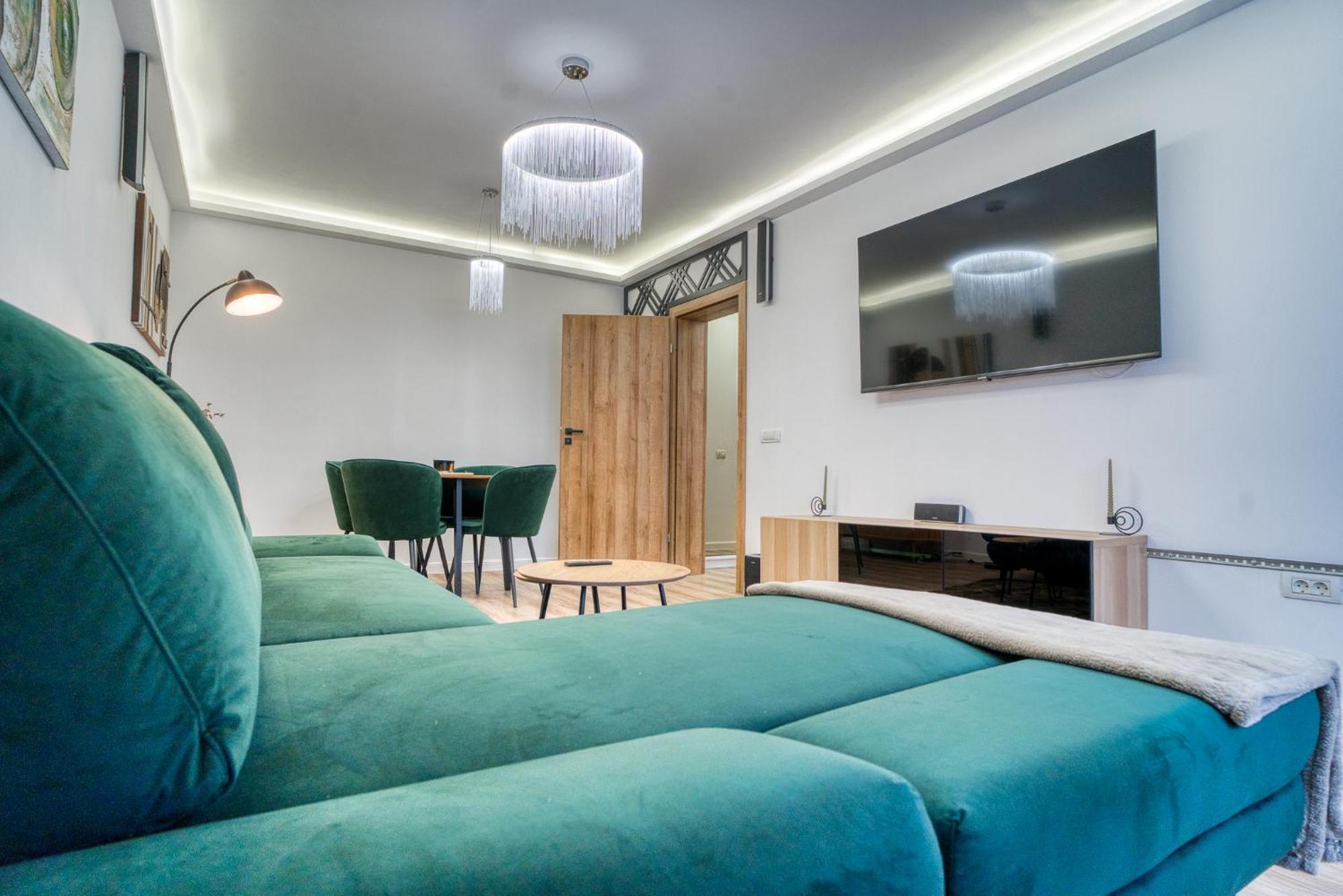 Chic Retreat: Newly Renovated 1br Apartamento