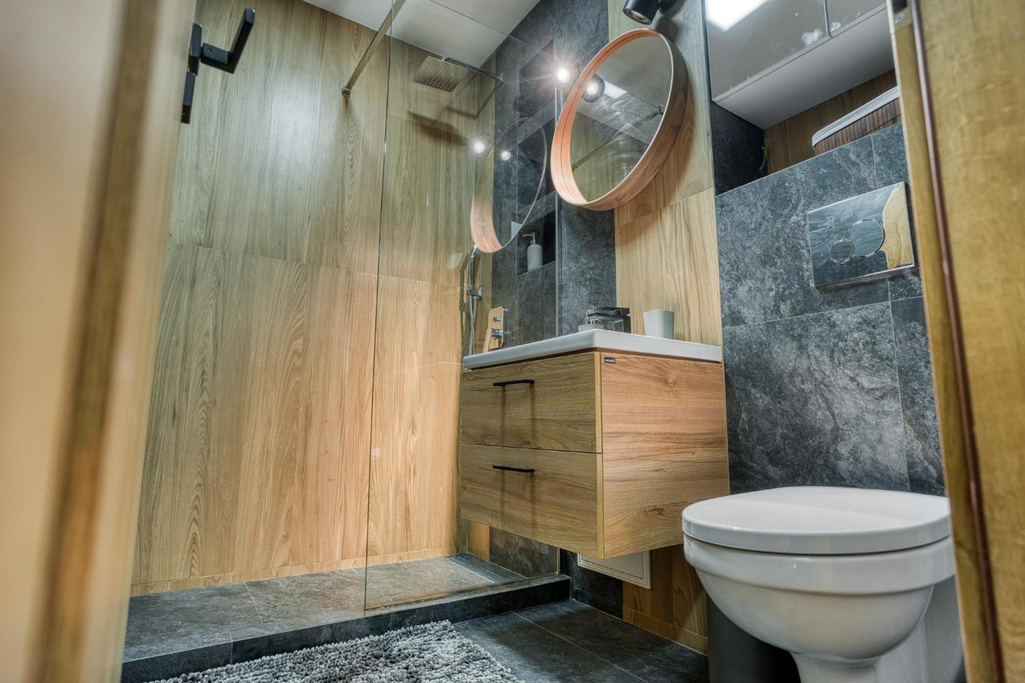 Apartamento Chic Retreat: Newly Renovated 1br Bucareste