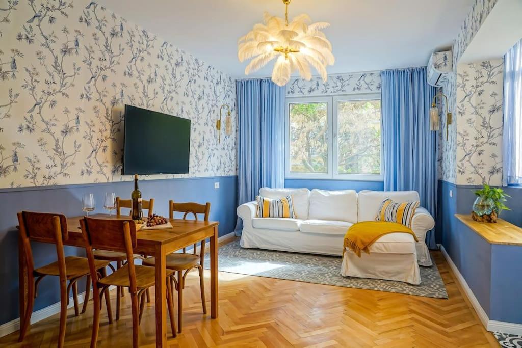 Birds' Nest - 2bdr - Cismigiu Apartment