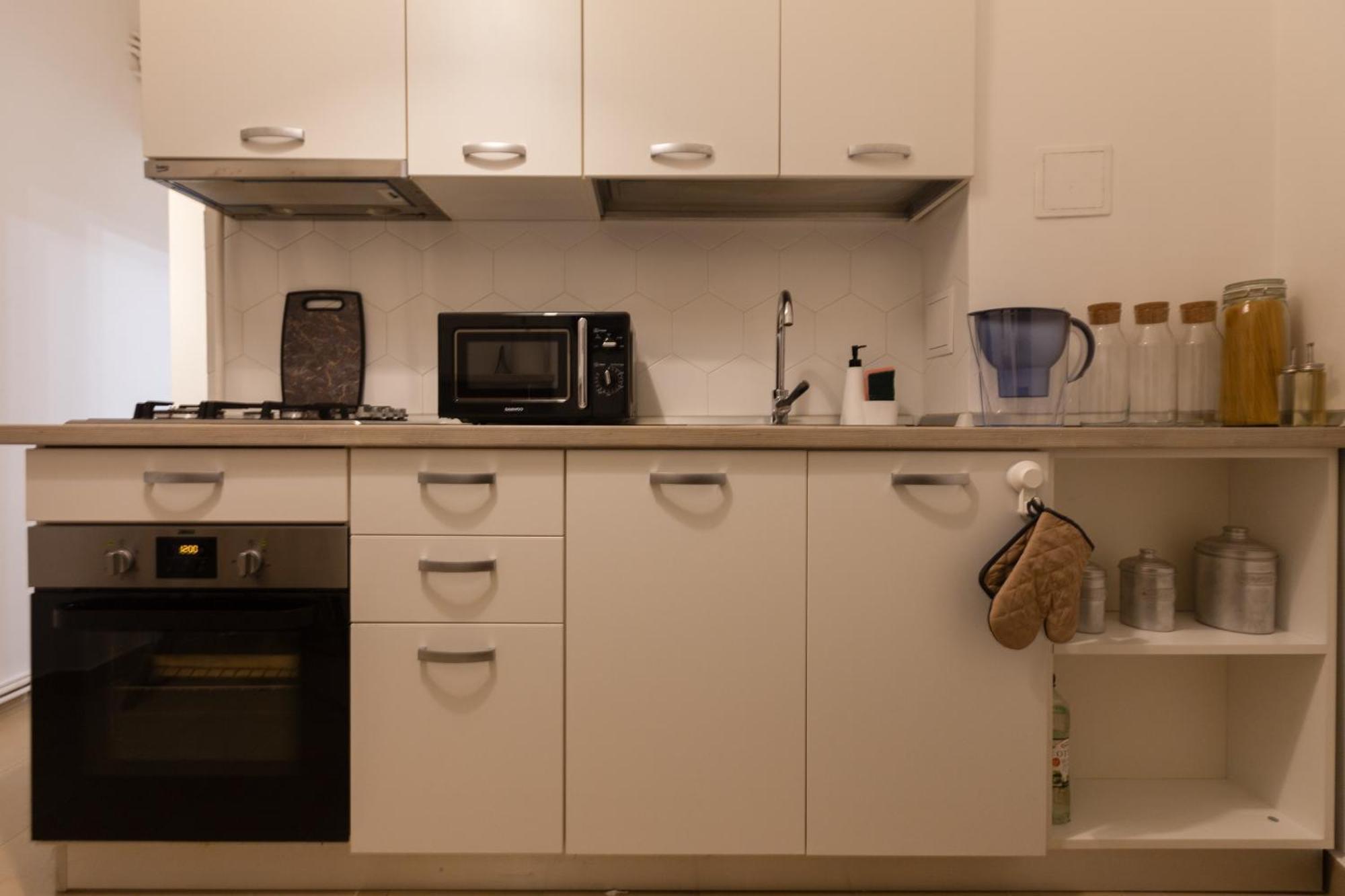 Ultracentral Hong Kong 3 Bdrm *