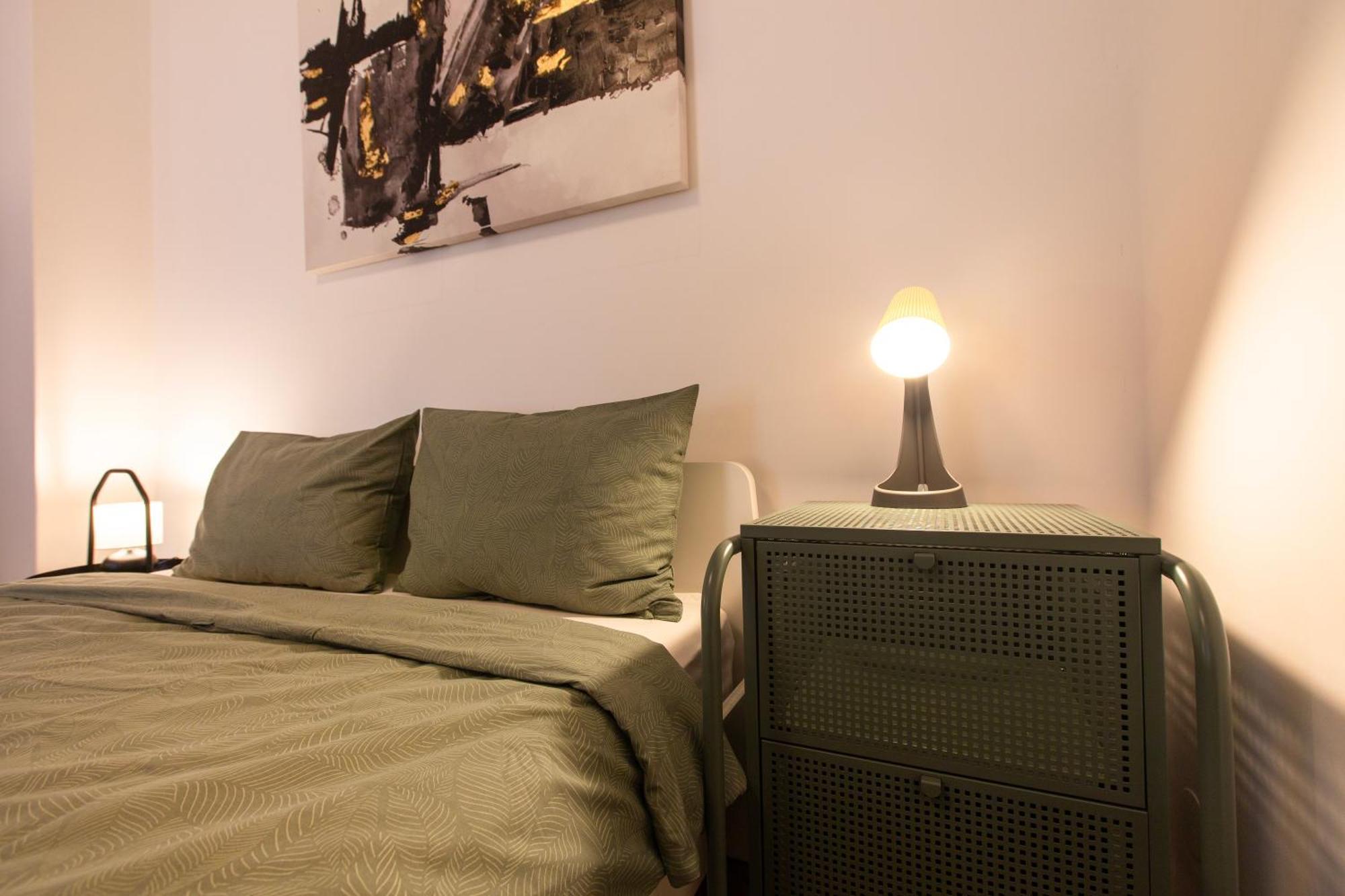 Ultracentral Hong Kong 3 Bdrm *