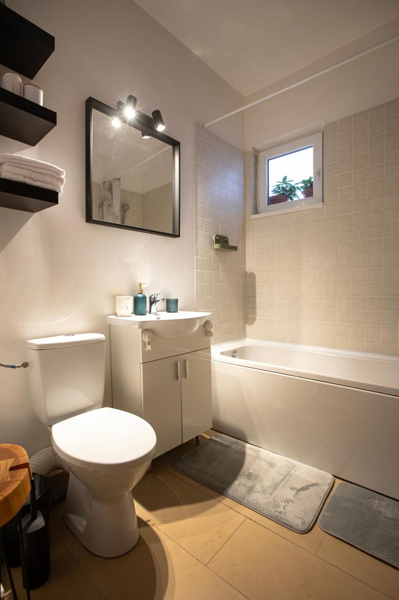 Ultracentral Hong Kong 3 Bdrm Apartament