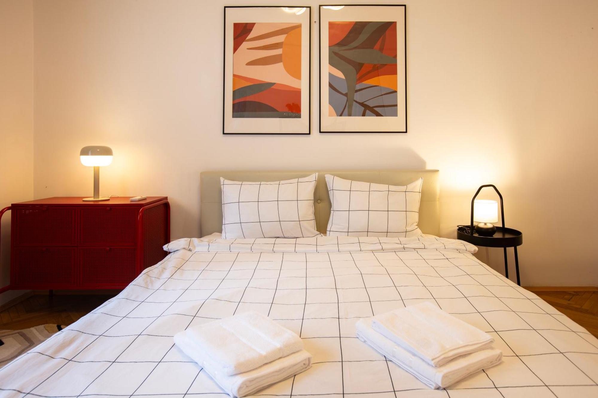 Apartament Ultracentral Hong Kong 3 Bdrm *