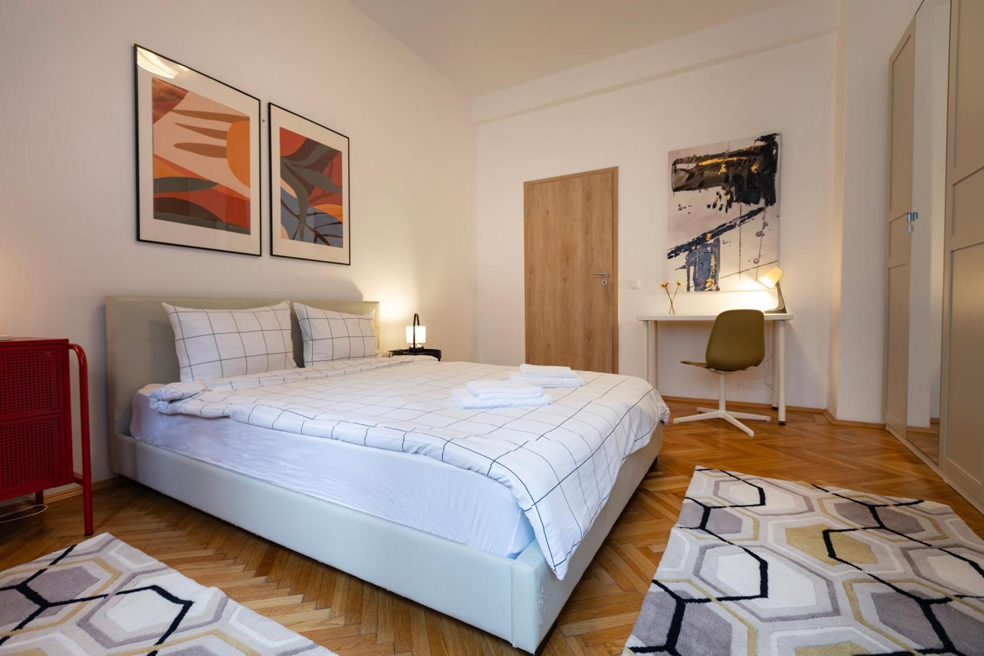 Ultracentral Hong Kong 3 Bdrm * Bucureşti