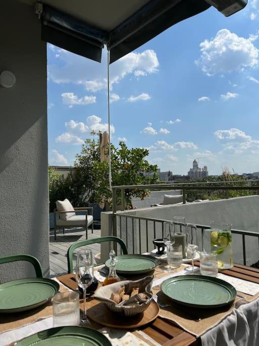 Marvelous Park View - Big Terrace - 2bdr Apartment Bucharest