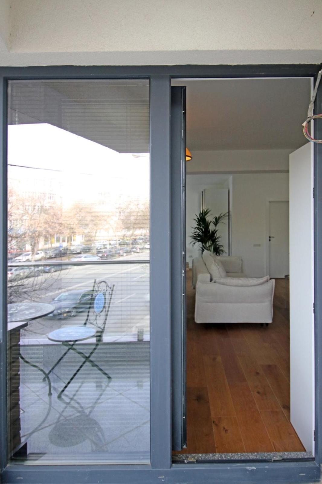 Garsoniera Caramfil Apartament Bucureşti