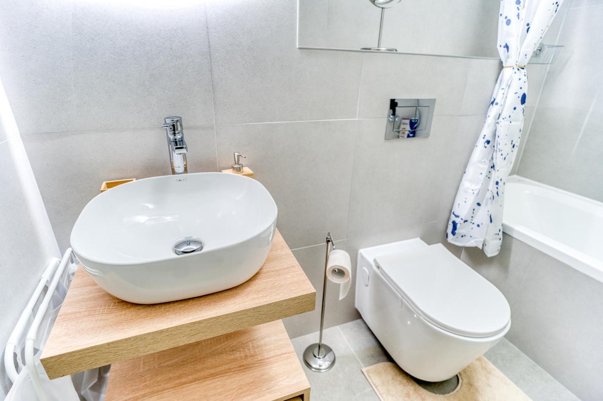 Modern 1br Parcului Hideaway Apartment Bucharest