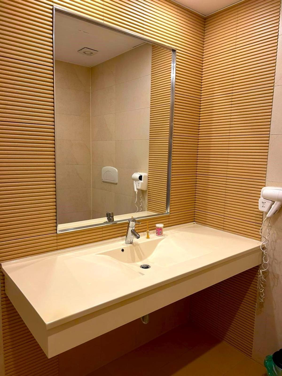 Yamaluxe - Silent & Warm With Many Facilities Apartament *