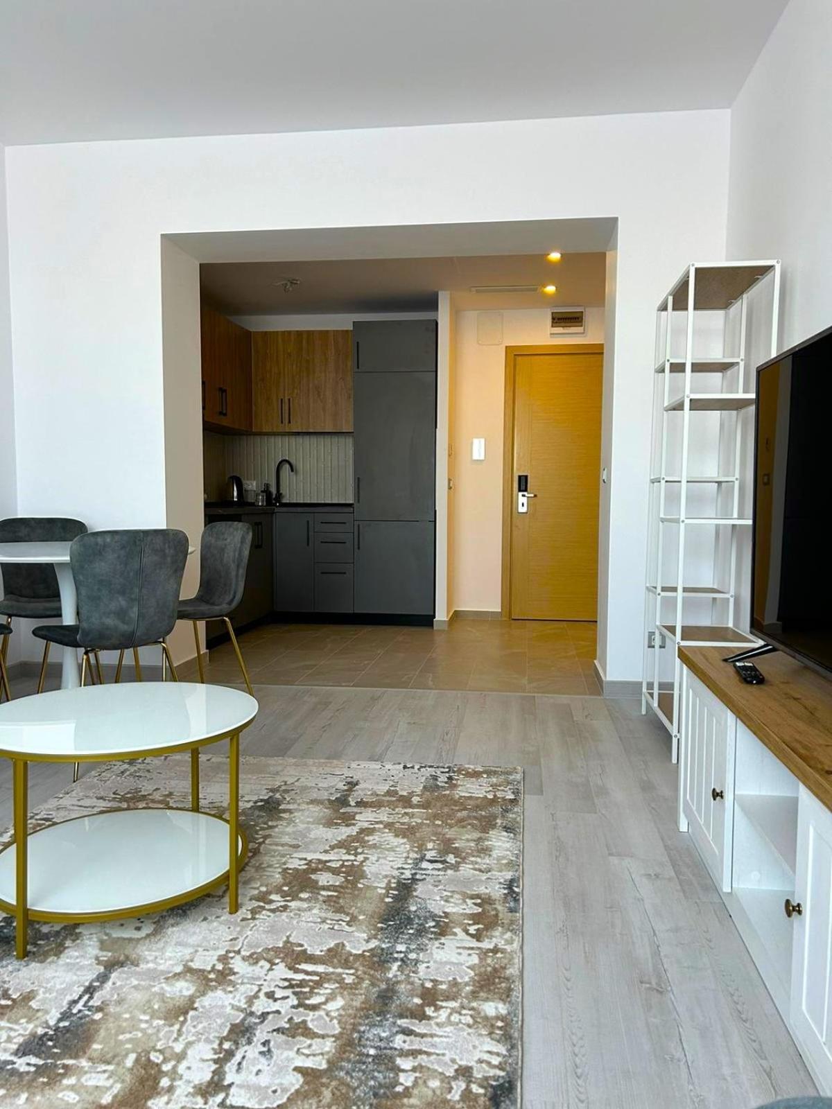 Yamaluxe - Modern & Spacious With Beautifull View * Bucharest