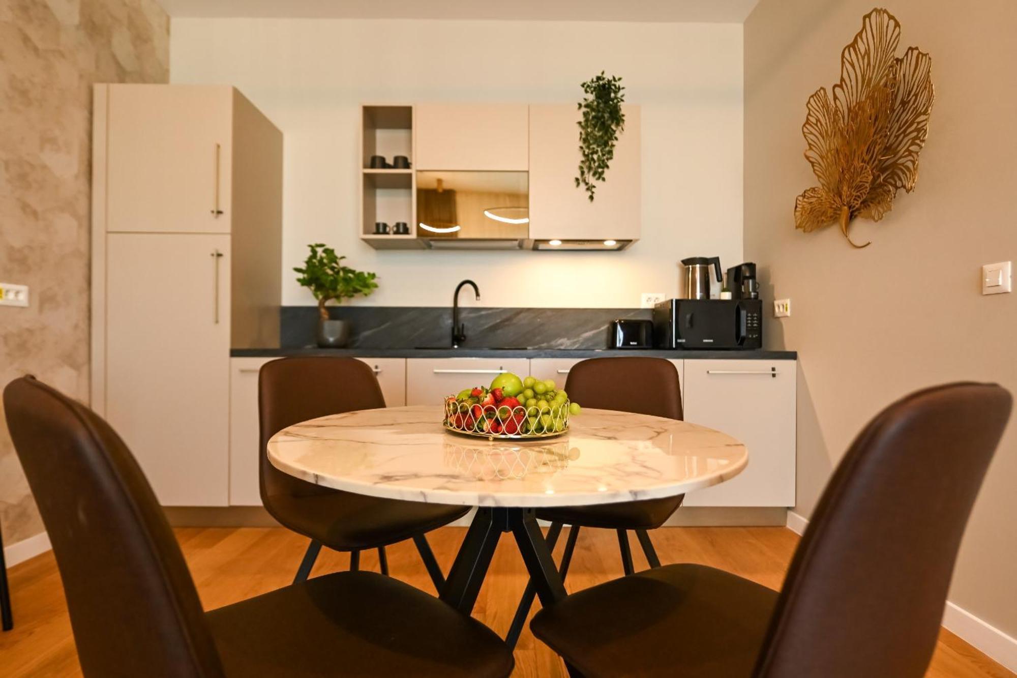 One Verdi Park Exclusive - Panoramic View & Private Parking Bucharest