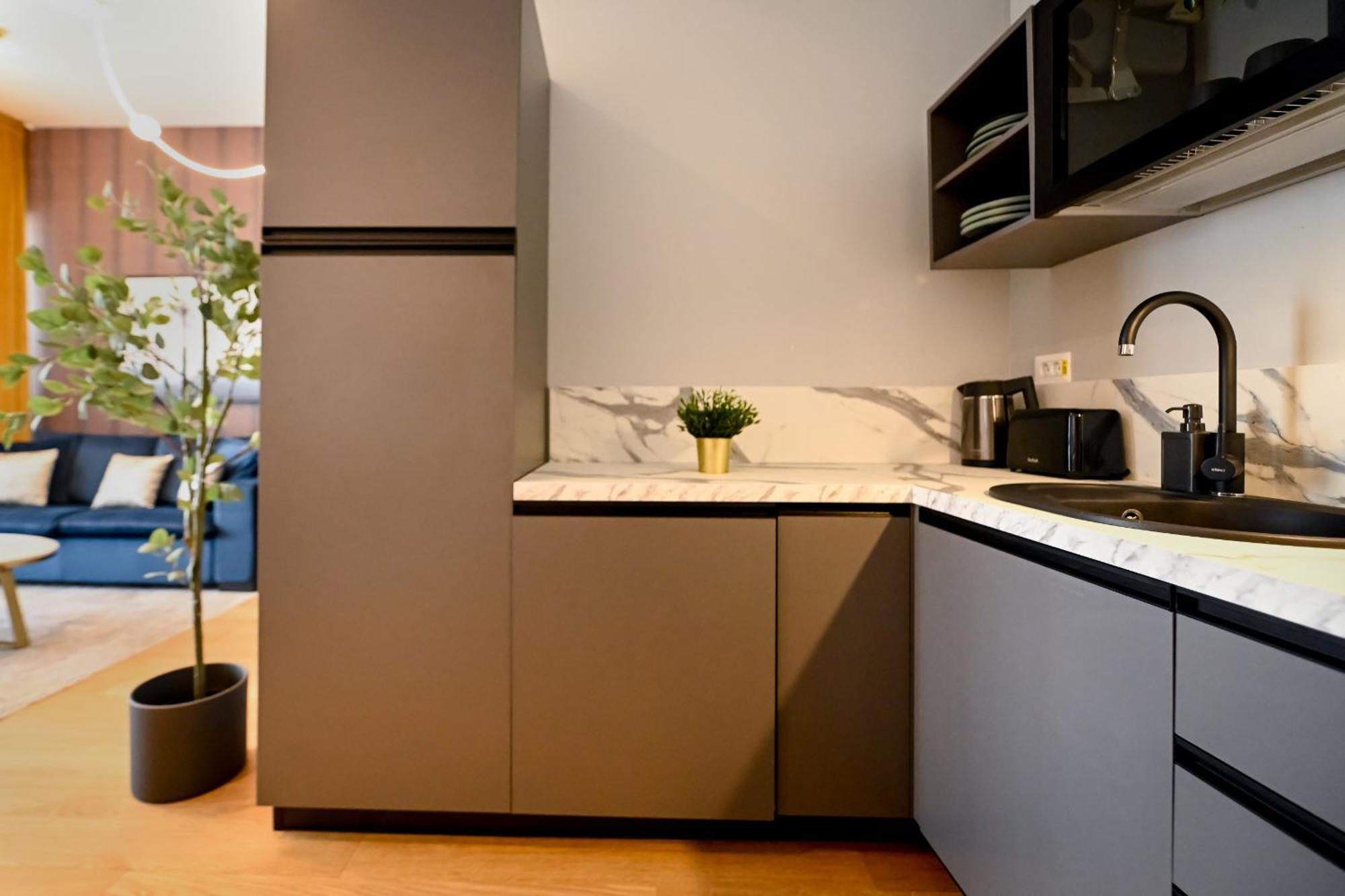 Apartment One Verdi Park Exclusive - Panoramic View & Private Parking *
