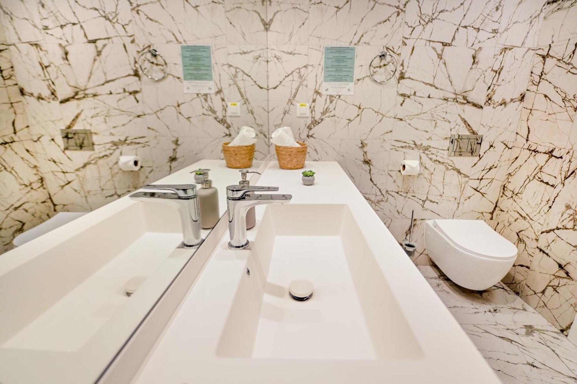 Apartment One Verdi Park Exclusive - Panoramic View & Private Parking *