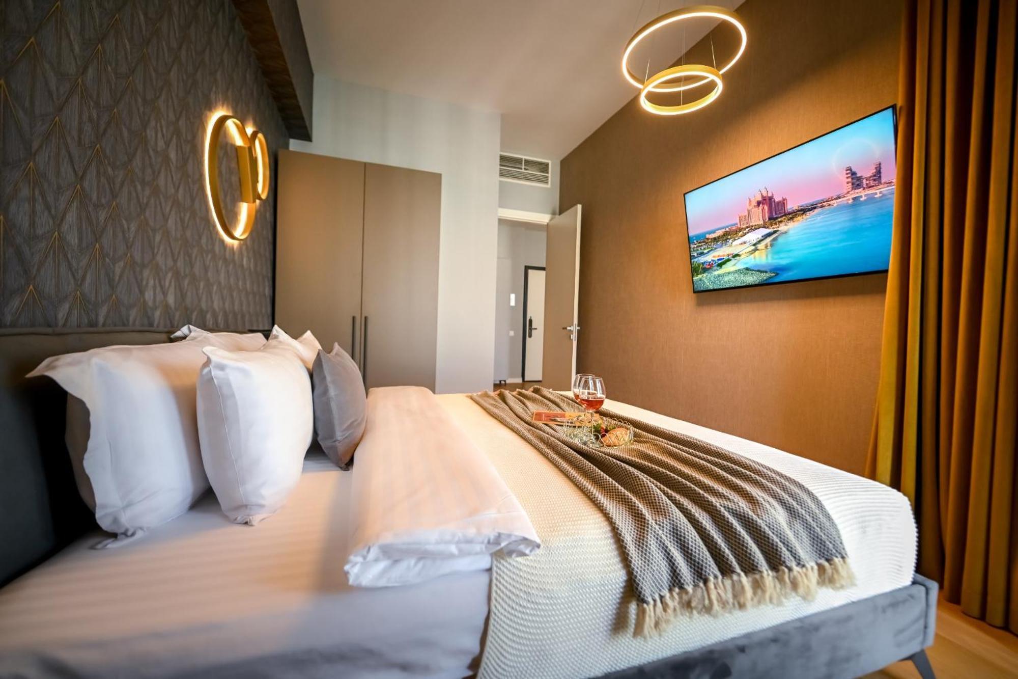 One Verdi Park Exclusive - Panoramic View & Private Parking Apartment